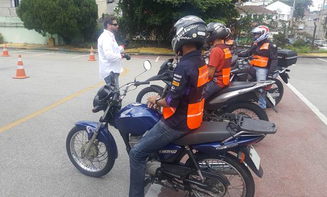 Aula de Pilotagem de Moto para Iniciantes em Sp Barueri - Aula de